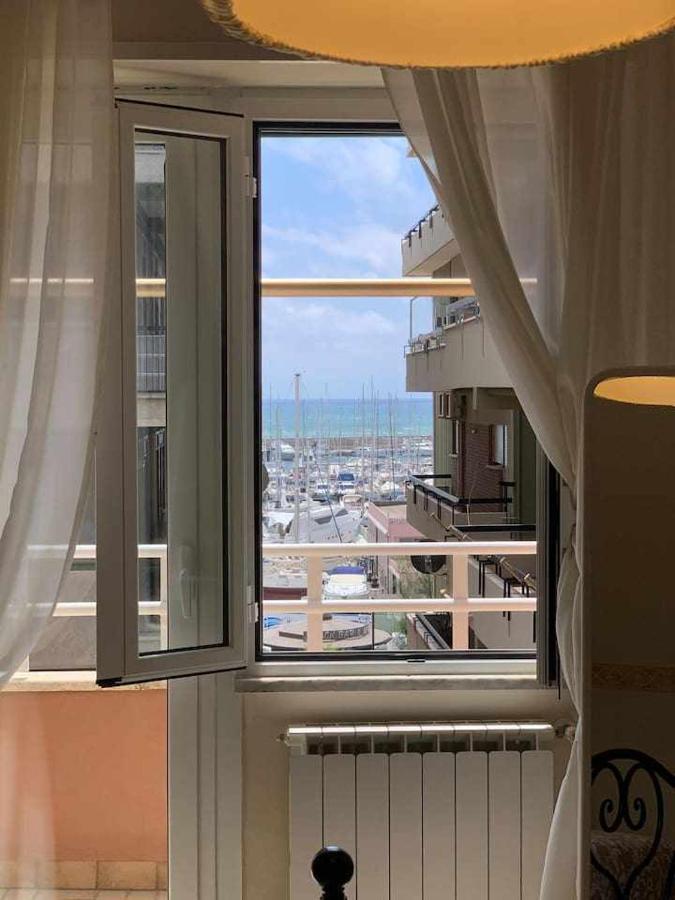 Appartamento Sul Porto Nettuno Extérieur photo